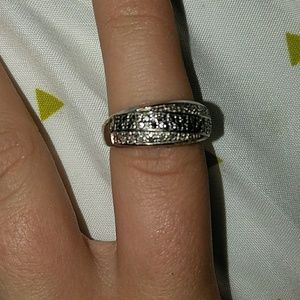 Siver 925 Black and Silver Stone Ring